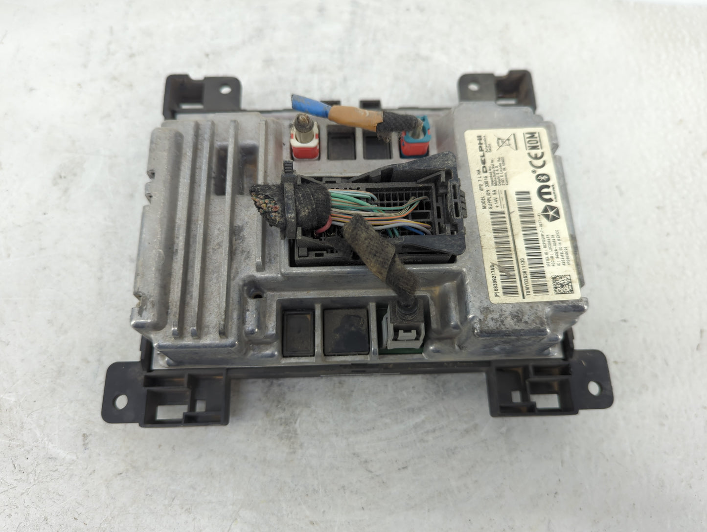 2018-2019 Dodge Challenger Radio AM FM Cd Player Receiver Replacement P/N:P68399217AB Fits Fits 2018 2019 OEM Used Auto Part