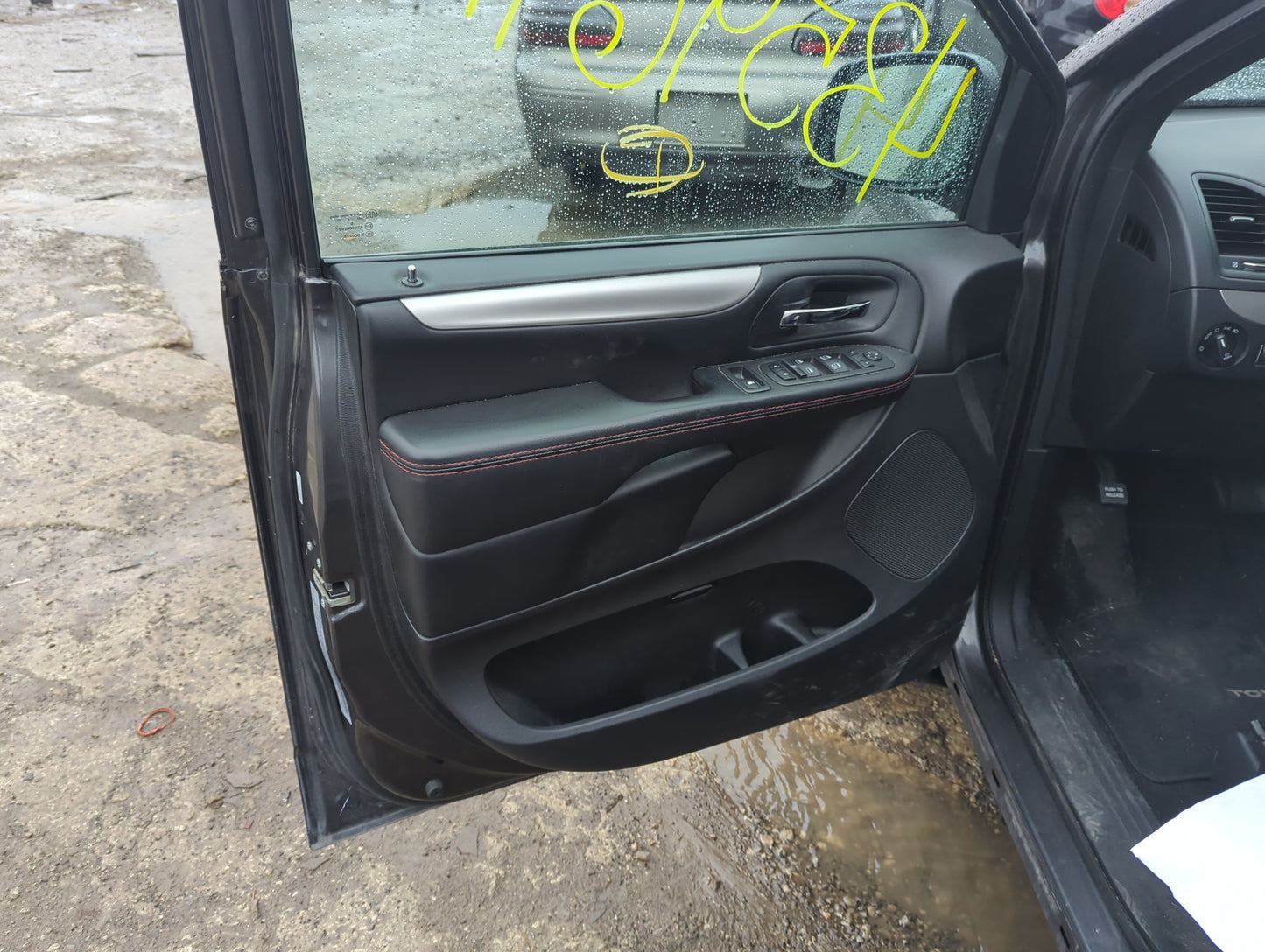 2019 Dodge Grand Caravan Front Left Driver Interior Door Panel Trim - Oemusedautoparts1.com