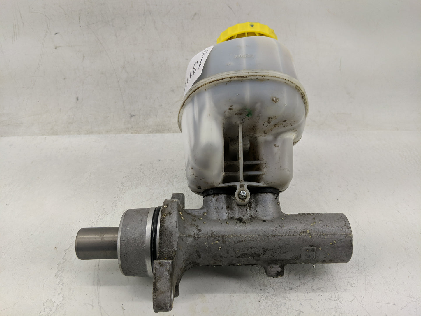 2007-2008 Dodge Ram 1500 Brake Master Cylinder - Oemusedautoparts1.com