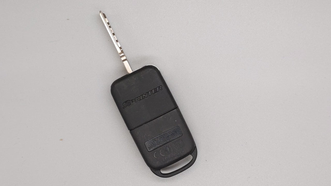 Dodge Sprinter Keyless Entry Remote Fob KR55 | KR 55 DOC/MDC: 267 102 334 - Oemusedautoparts1.com