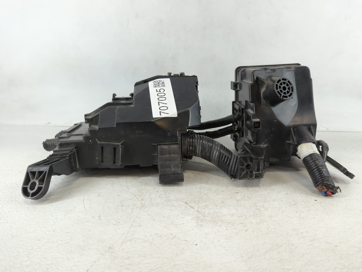 2018-2020 Ford Ecosport Fusebox Fuse Box Panel Relay Module P/N:7154-5763-30 7254-5763-30 Fits Fits 2018 2019 2020 OEM Used