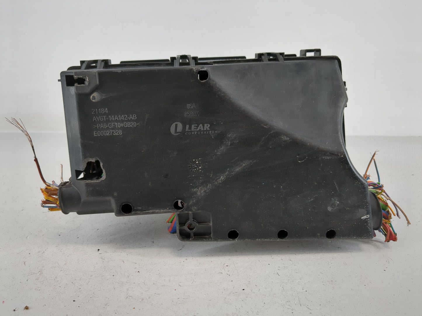 2019 Ford Escape Fusebox Fuse Box Panel Relay Module P/N:E02345500 Fits OEM Used Auto Parts - Oemusedautoparts1.com