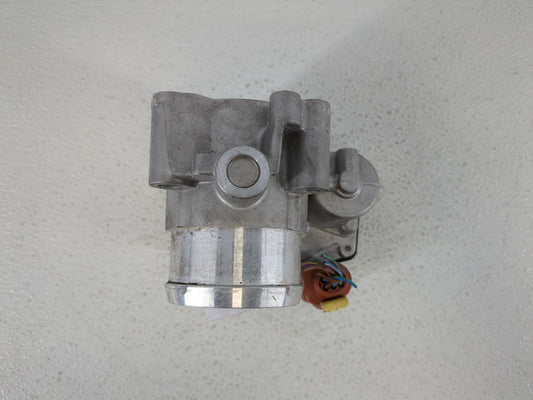 2017-2019 Ford Escape Throttle Body P/N:DS7G-9F991-CA Fits Fits 2014 2015 2016 2017 2018 2019 2020 OEM Used Auto Parts