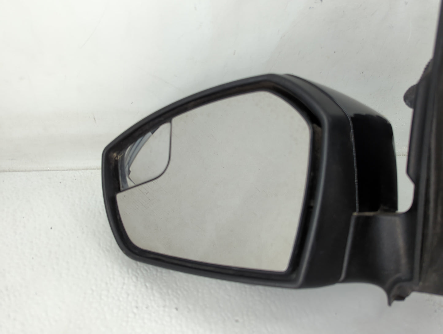 2017-2019 Ford Escape Driver Side View Mirror - Left Door Mirror OEM Used - Oemusedautoparts1.com