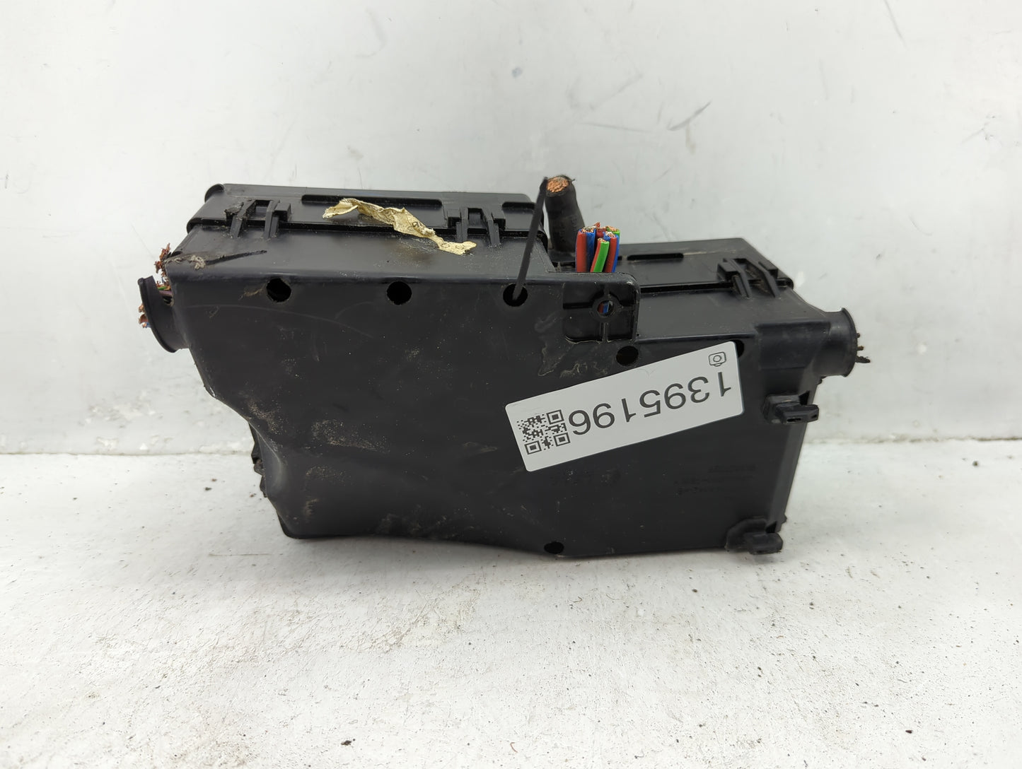 2019 Ford Escape Fusebox Fuse Box Panel Relay Module P/N:E02345500 AV6T-14A067-AD Fits OEM Used Auto Parts - Oemusedautopart