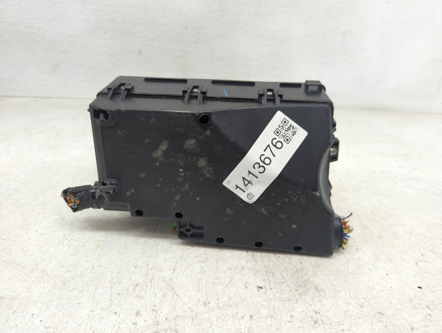 2019 Ford Escape Fusebox Fuse Box Panel Relay Module P/N:GJ7T-14A076-CA 19648 000 002, 21090 000 001, AV6T-14A142-AB Fits OE