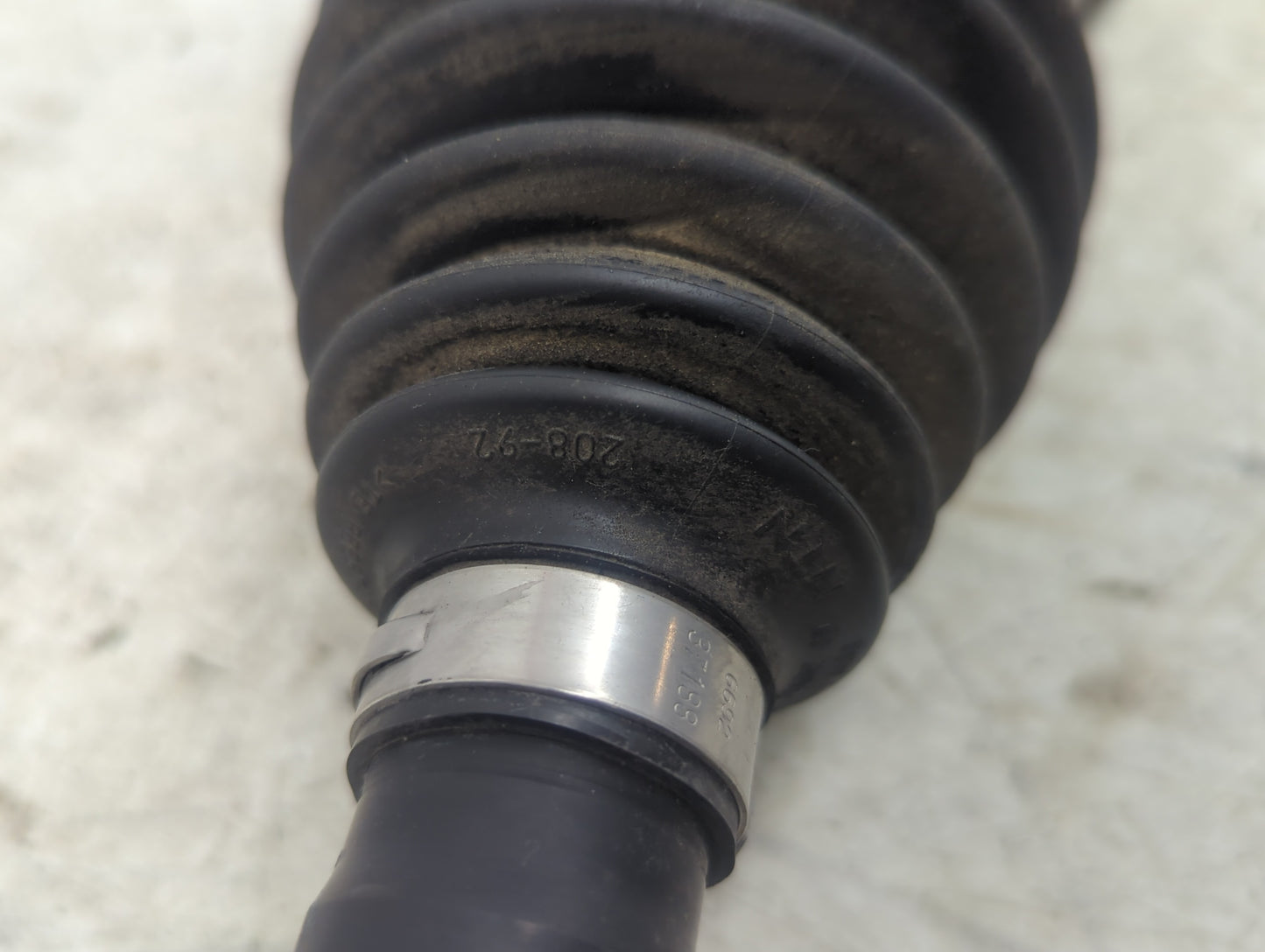 2019 Ford Escape Axle Shaft Front Driver Cv C/v 1429101 - Oemusedautoparts1.com
