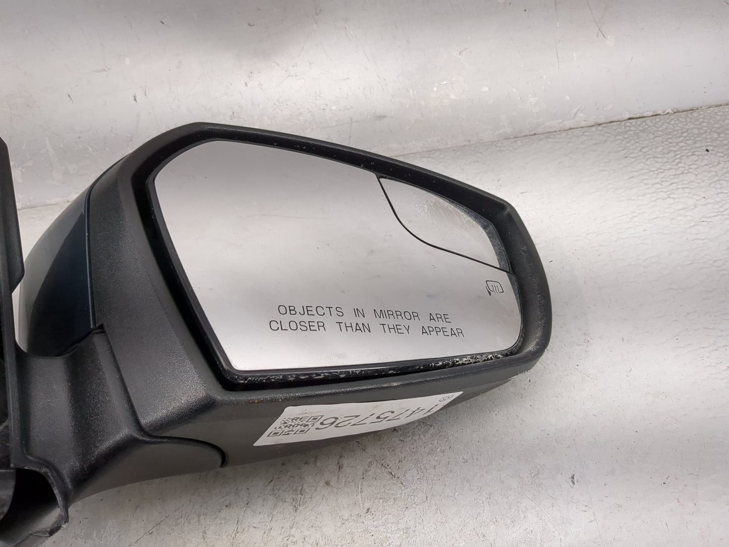 2017-2019 Ford Escape Passenger Side View Mirror - Right Door Mirror OEM Used - Oemusedautoparts1.com