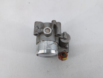2017-2019 Ford Escape Throttle Body P/N:DS7G-9F991-BB DS7G-9F991-CA Fits Fits 2014 2015 2016 2017 2018 2019 2020 OEM Used Auto Parts