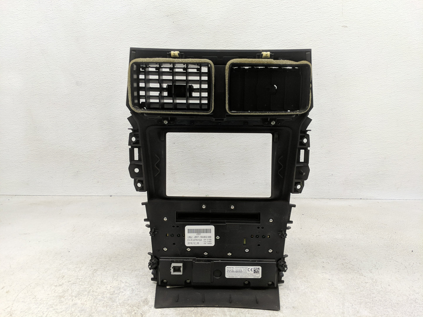 2019 Ford Explorer Radio AM FM Cd Player Receiver Replacement P/N:CV-FJ37N1GX JB5T-18A802-MB Fits OEM Used Auto Parts - Oemu