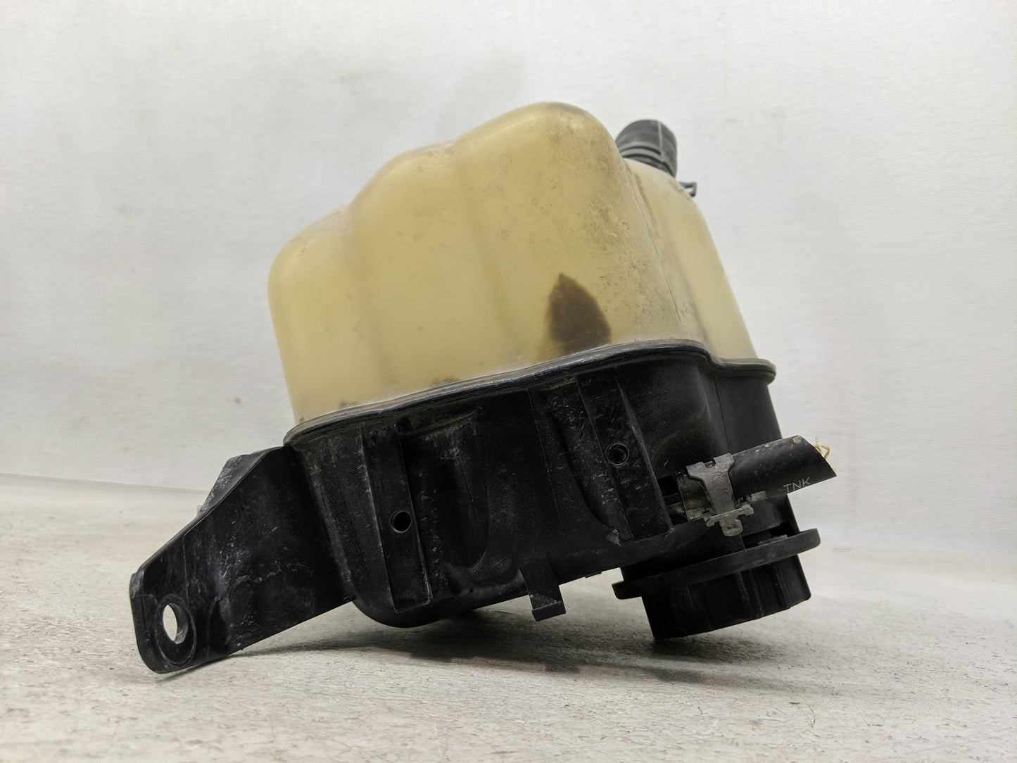 Ford Explorer Radiator Coolant Overflow Expansion Tank Bottle 1313132 - Oemusedautoparts1.com