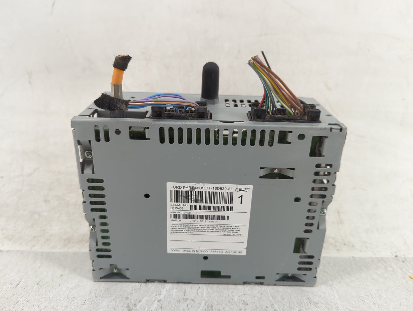 2019-2020 Ford F-150 Radio AM FM Cd Player Receiver Replacement P/N:KL3T-18D832-AH Fits Fits 2019 2020 OEM Used Auto Parts -