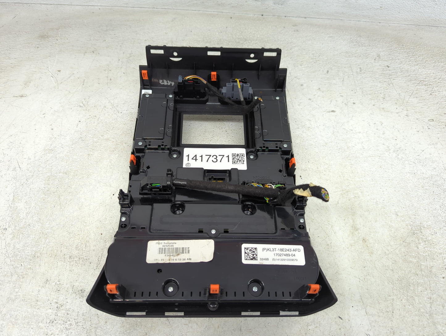 2019-2020 Ford F-150 Radio AM FM Cd Player Receiver Replacement P/N:KL3T-18E243-AFD Fits Fits 2019 2020 OEM Used Auto Parts