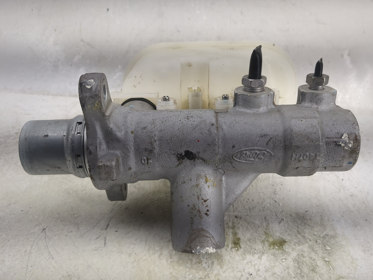 Ford F150 Brake Master Cylinder 1497007 - Oemusedautoparts1.com