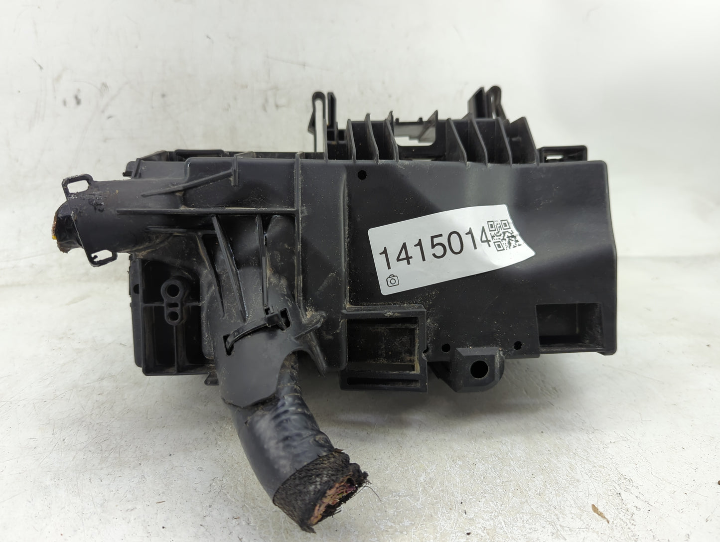2017-2019 Ford Flex Fusebox Fuse Box Panel Relay Module P/N:DG1T-14A003-BA Fits Fits 2017 2018 2019 OEM Used Auto Parts - Oe