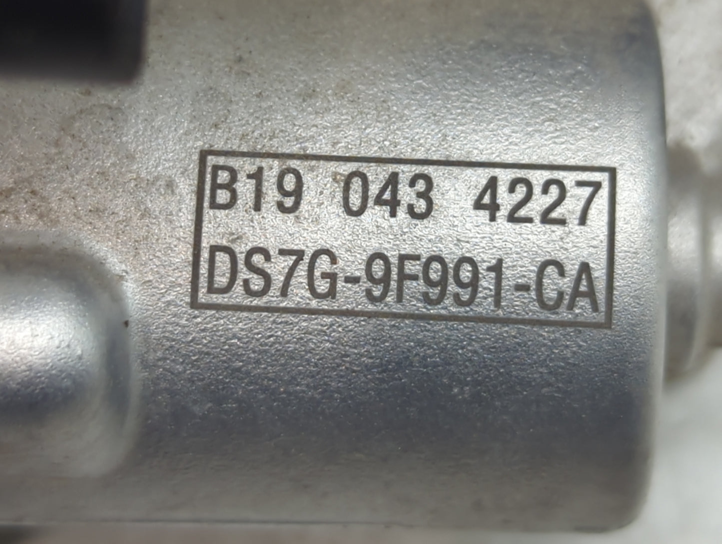 2014-2020 Ford Fusion Throttle Body P/N:DS7G-9F991-CA Fits Fits 2014 2015 2016 2017 2018 2019 2020 OEM Used Auto Parts - Oem