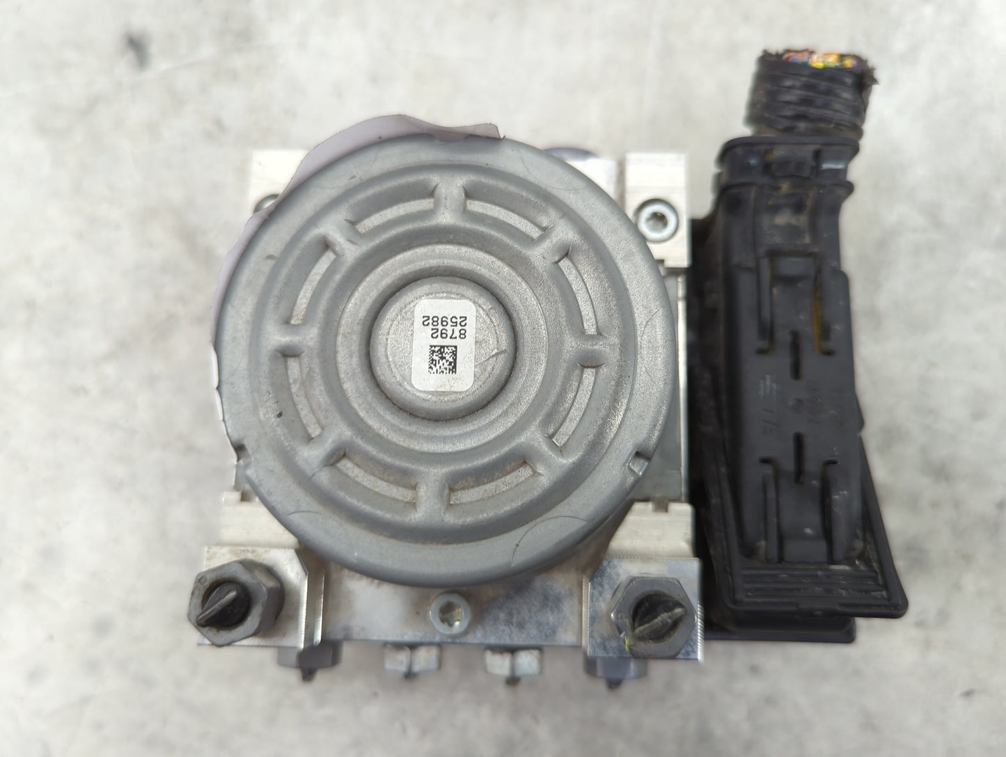 2019-2020 Ford Fusion ABS Pump Control Module Replacement P/N:KG9C-2C219-LC Fits Fits 2019 2020 OEM Used Auto Parts - Oemuse