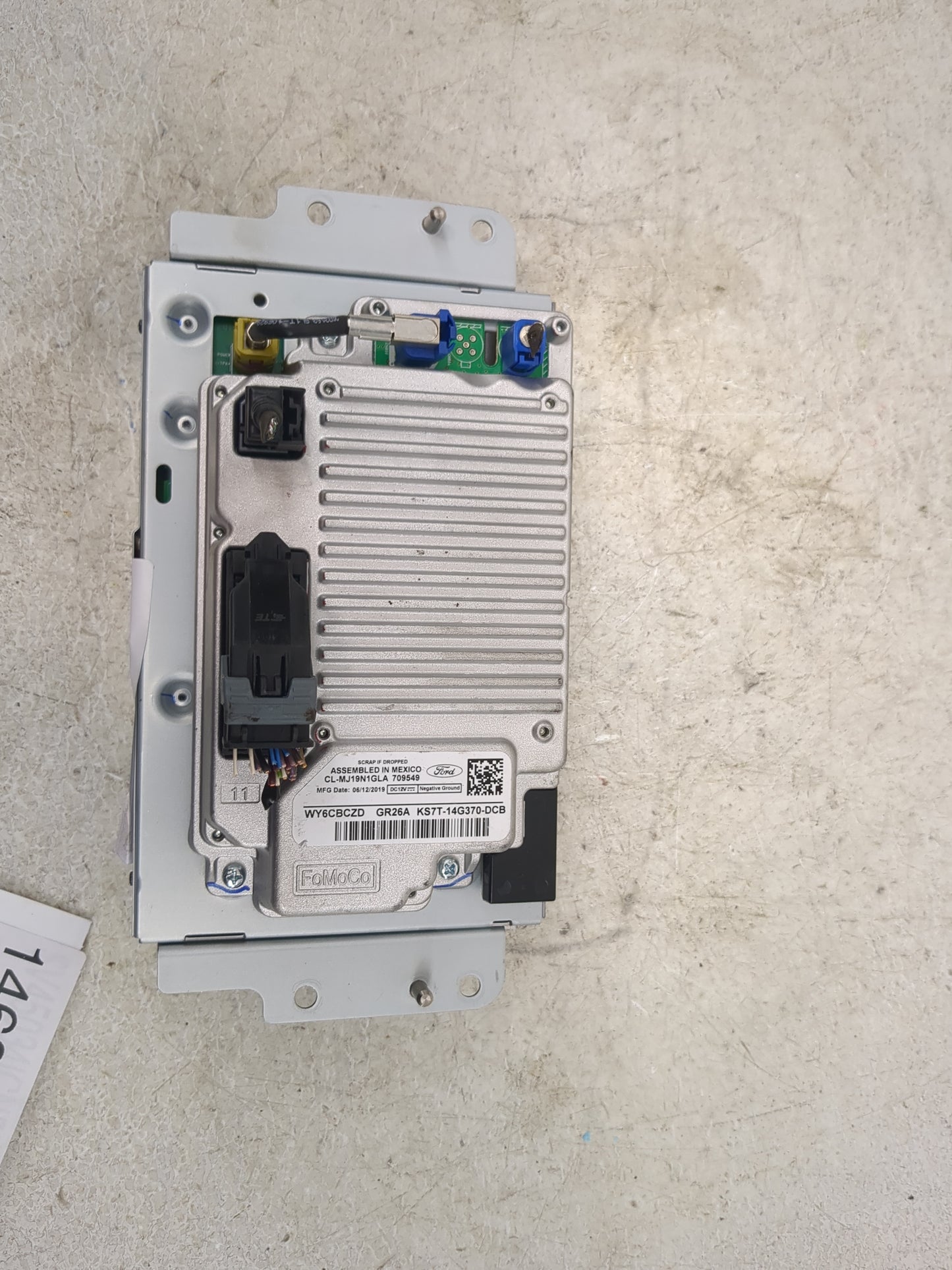 2017-2020 Ford Fusion Information Display Screen 1468221 - Oemusedautoparts1.com