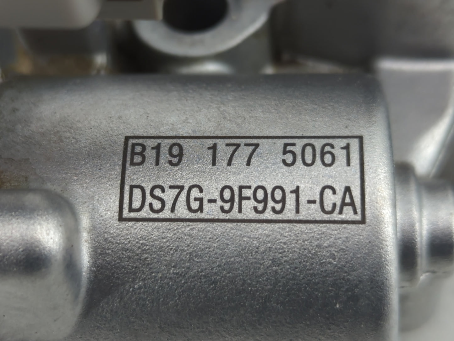 2014-2020 Ford Fusion Throttle Body P/N:DS7G-9F991-CA Fits Fits 2014 2015 2016 2017 2018 2019 2020 OEM Used Auto Parts - Oem