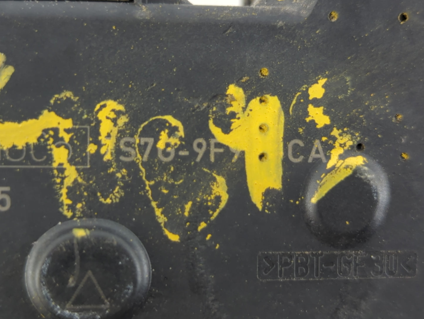 2014-2020 Ford Fusion Throttle Body P/N:DS7G-9F991-CA Fits Fits 2014 2015 2016 2017 2018 2019 2020 OEM Used Auto Parts - Oem