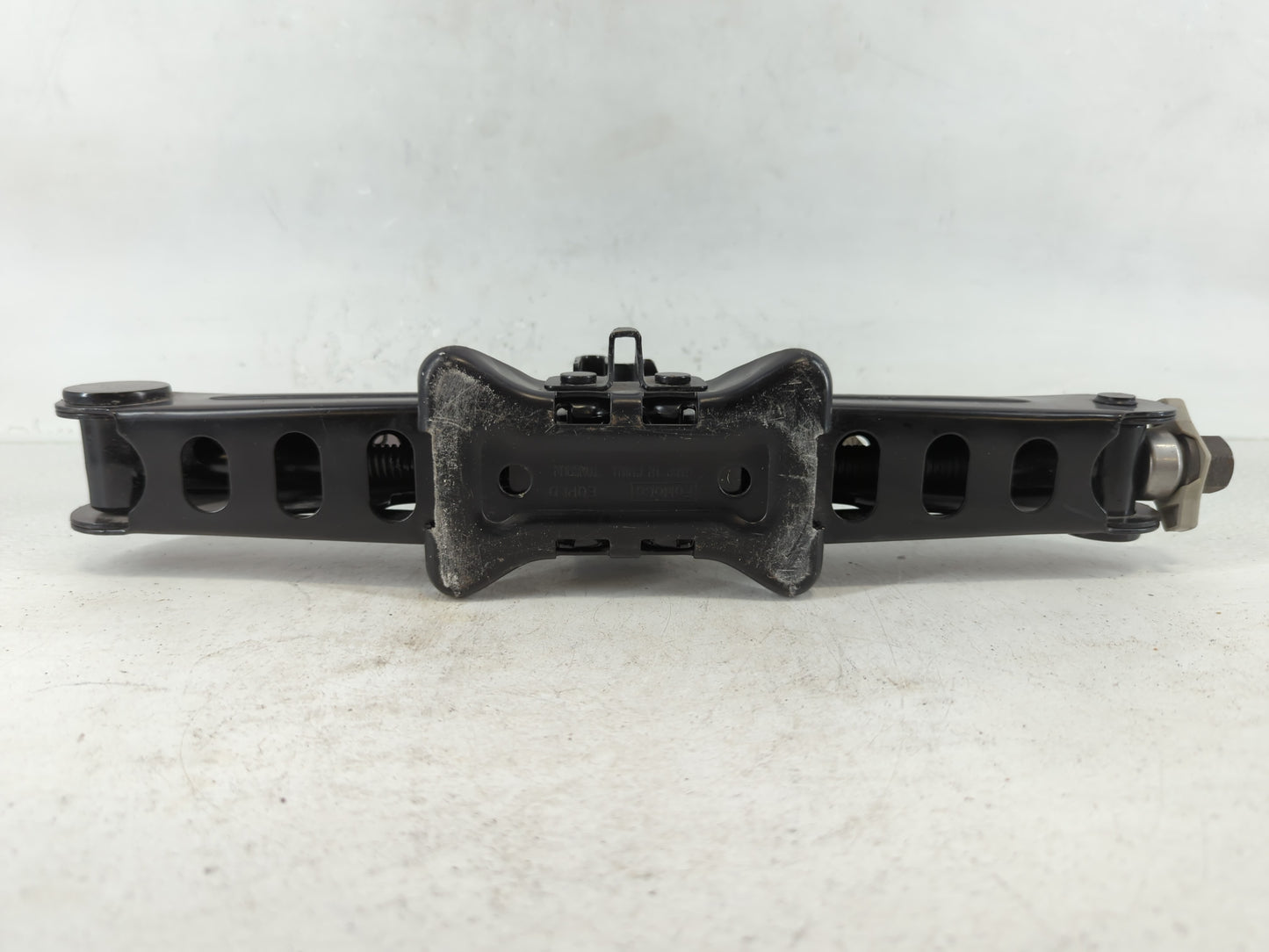 2019 Ford Fusion Spare Scissor Car Jack - Oemusedautoparts1.com