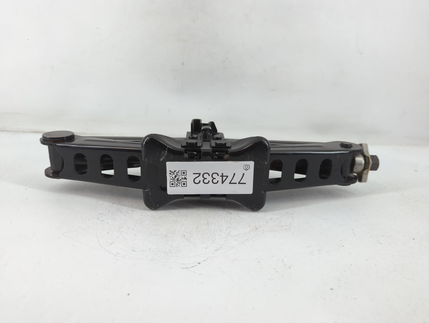 2019 Ford Fusion Spare Scissor Car Jack - Oemusedautoparts1.com