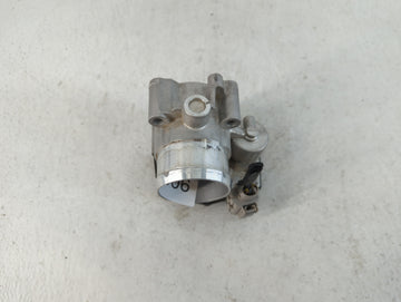 2014-2020 Ford Fusion Throttle Body P/N:DS7G-9F991-CA Fits Fits 2014 2015 2016 2017 2018 2019 2020 OEM Used Auto Parts