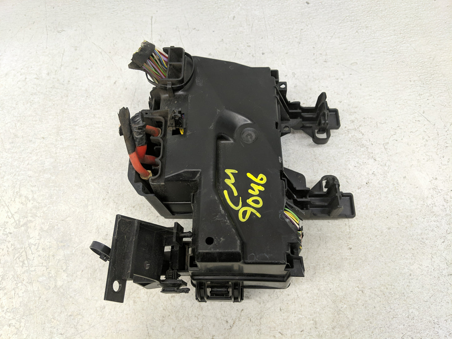 2018-2019 Ford Mustang Fusebox Fuse Box Panel Relay Module Fits Fits 2018 2019 OEM Used Auto Parts - Oemusedautoparts1.com