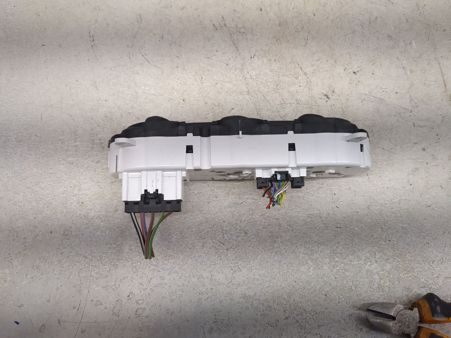 2019 Ford Transit 250 Climate Control Module Temperature AC/Heater Replacement Fits Fits 2015 2016 2017 2018 OEM Used Auto P