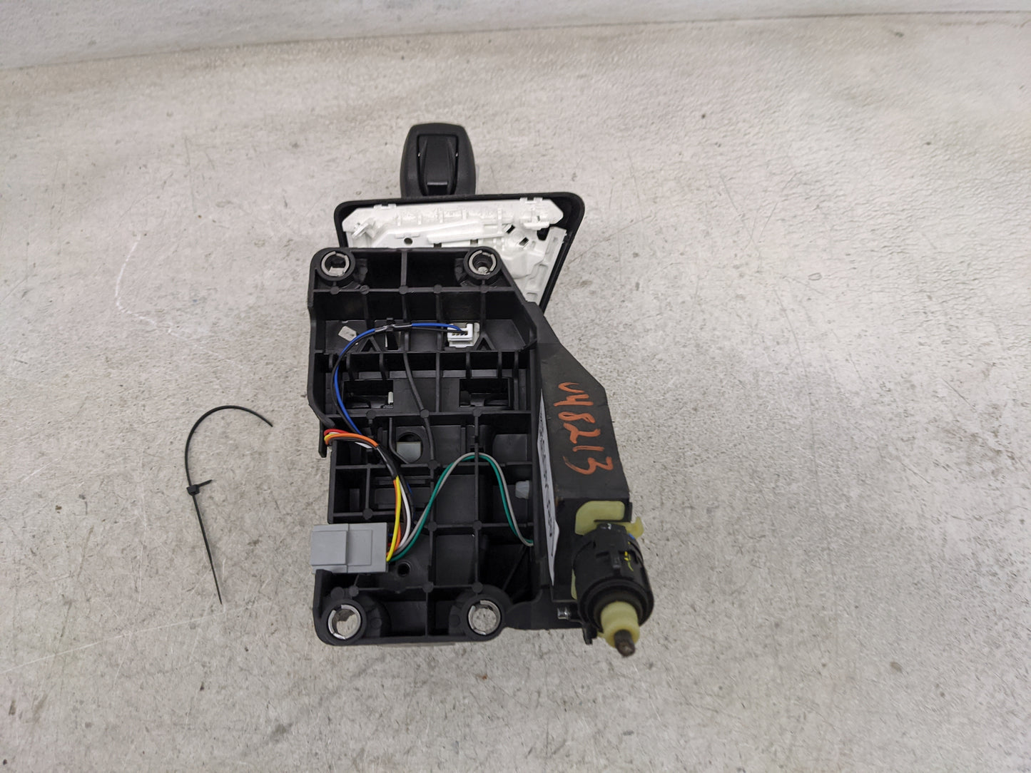 2019 Ford Transit 250 Floor Console Assembly Shifter - Oemusedautoparts1.com