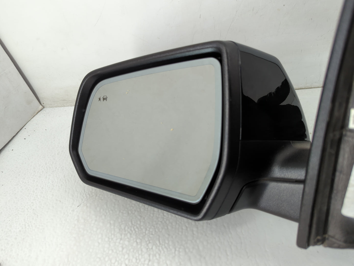 2017-2019 Gmc Acadia Driver Side View Mirror - Left Door Mirror OEM Used - Oemusedautoparts1.com