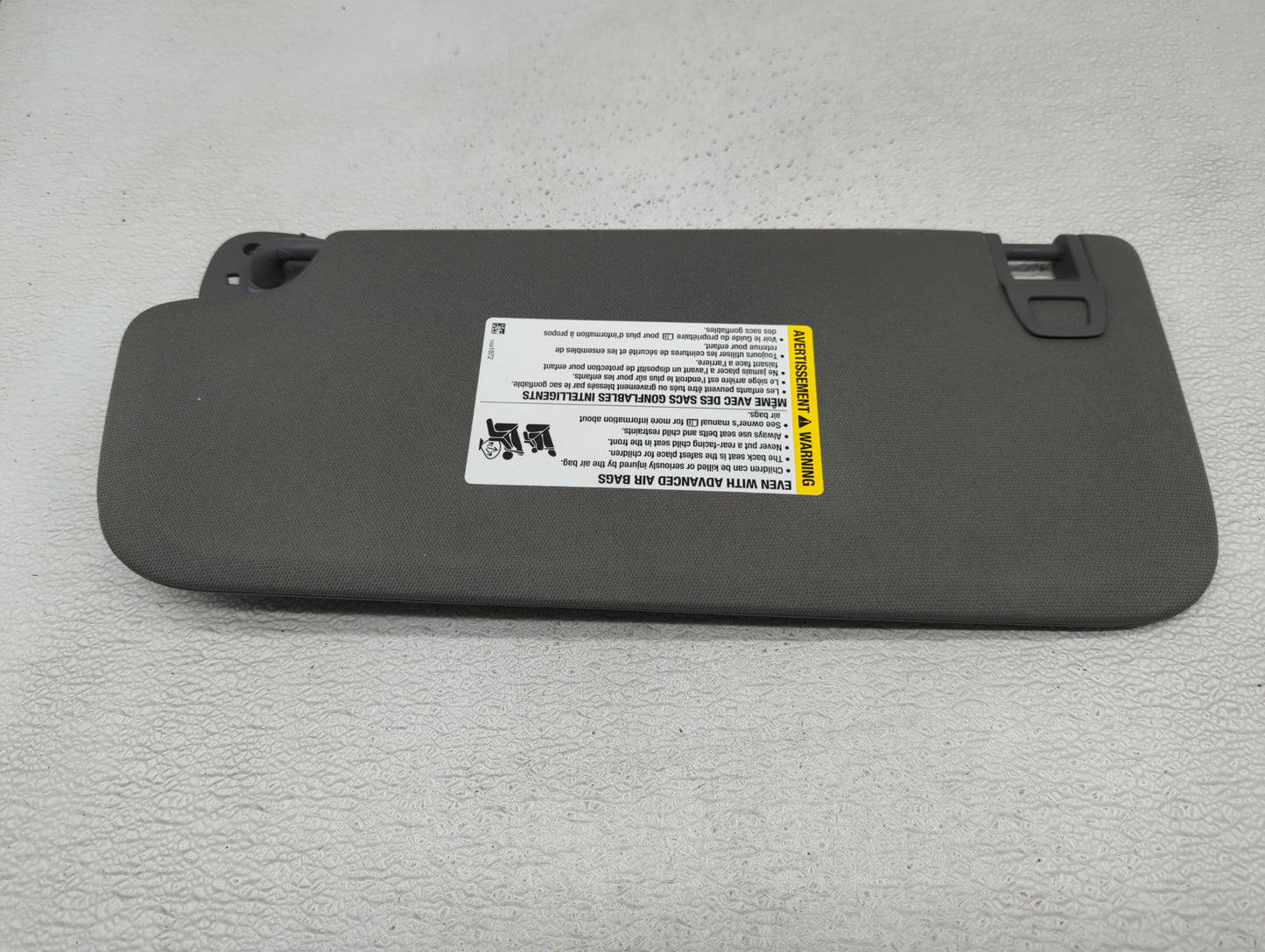 2019-2022 Gmc Sierra 1500 Sun Visor Shade Replacement Passenger Right Mirror Fits Fits 2019 2020 2021 2022 OEM Used Auto Par