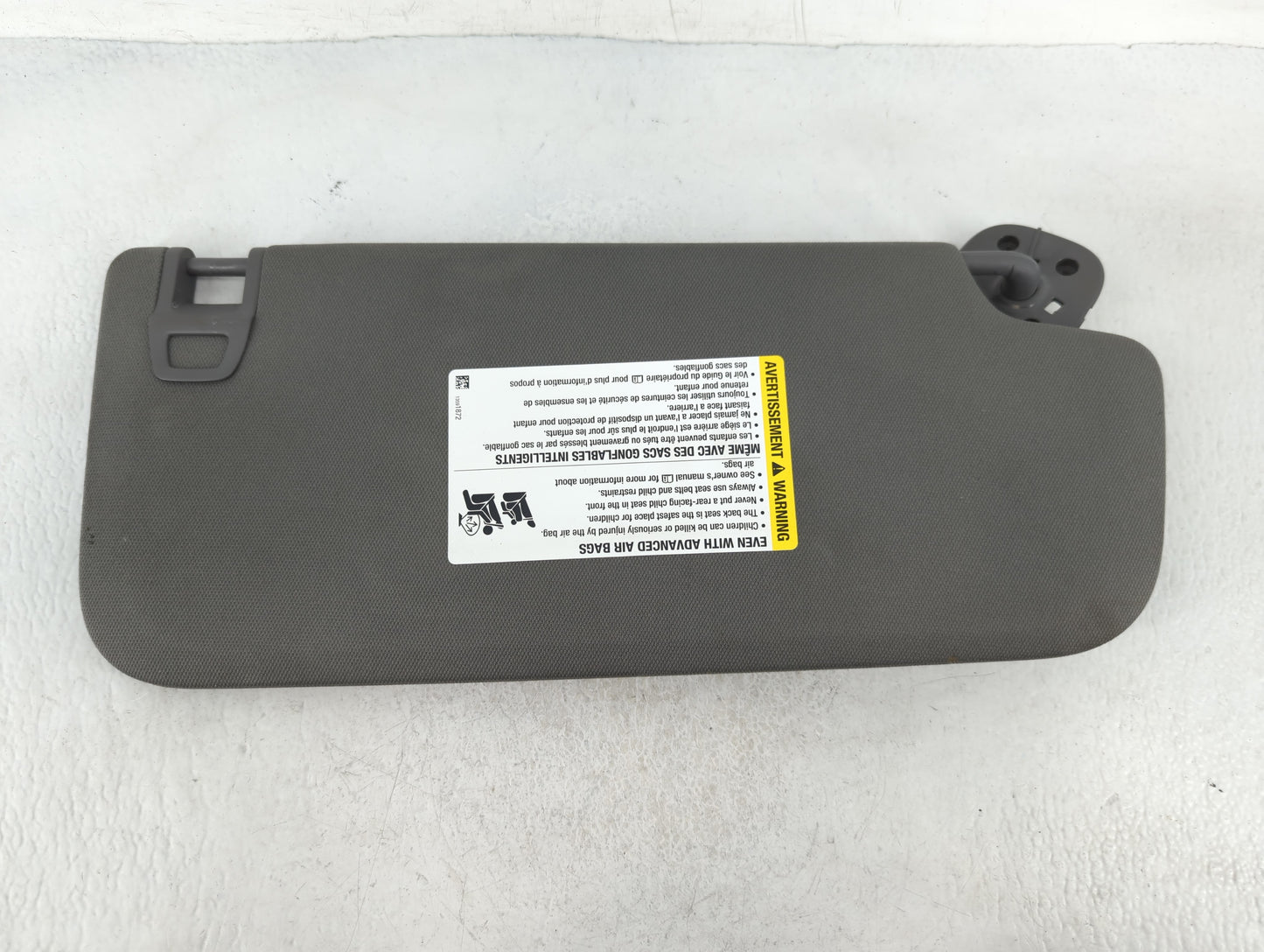 2019-2022 Gmc Sierra 1500 Sun Visor Shade Replacement Passenger Right Mirror Fits Fits 2019 2020 2021 2022 OEM Used Auto Par