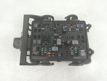 2017-2019 Gmc Sierra 2500 Fusebox Fuse Box Panel Relay Module Fits Fits 2017 2018 2019 OEM Used Auto Parts