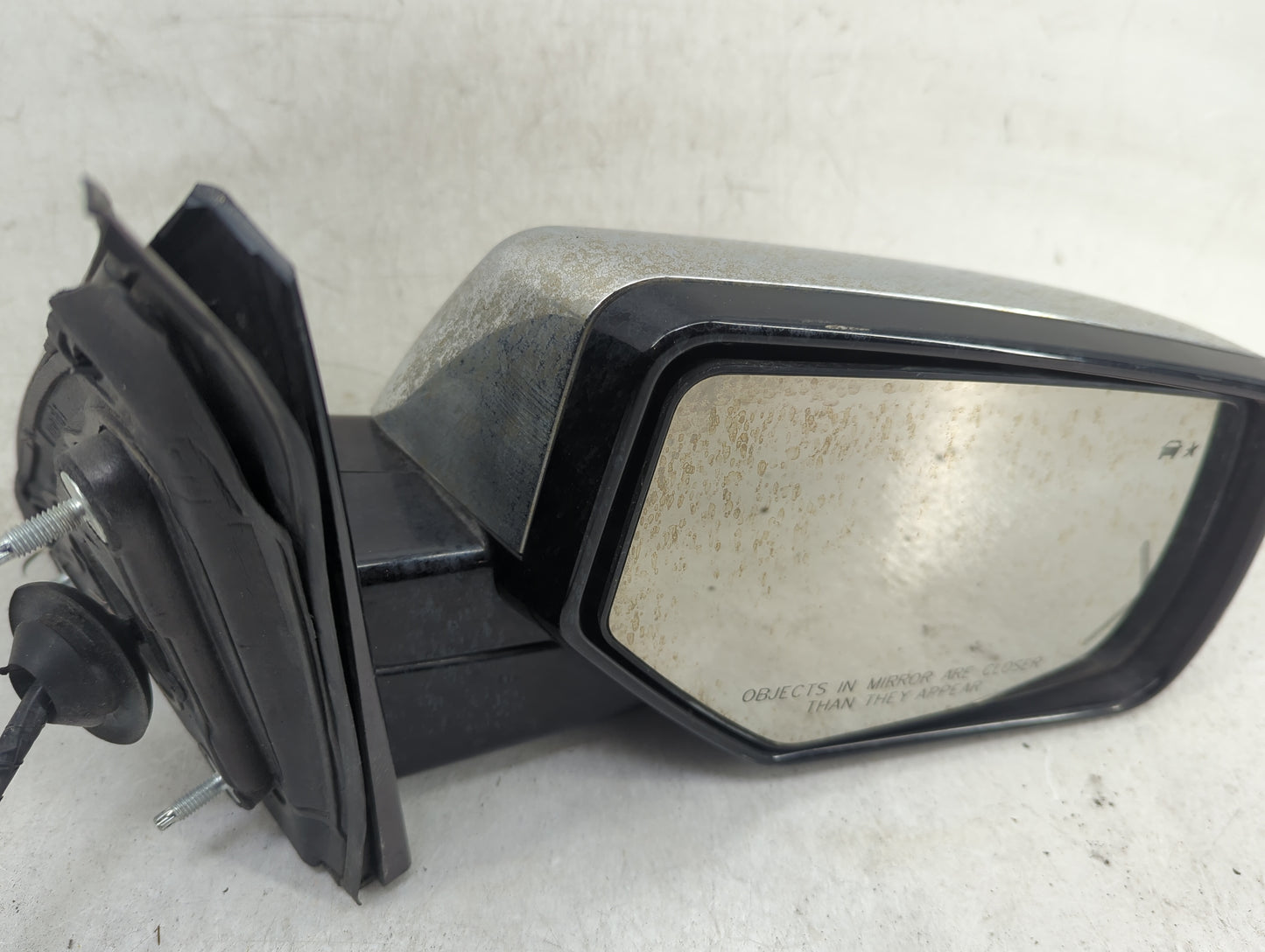 2015-2020 Gmc Yukon Passenger Side View Mirror - Right Door Mirror OEM Used - Oemusedautoparts1.com