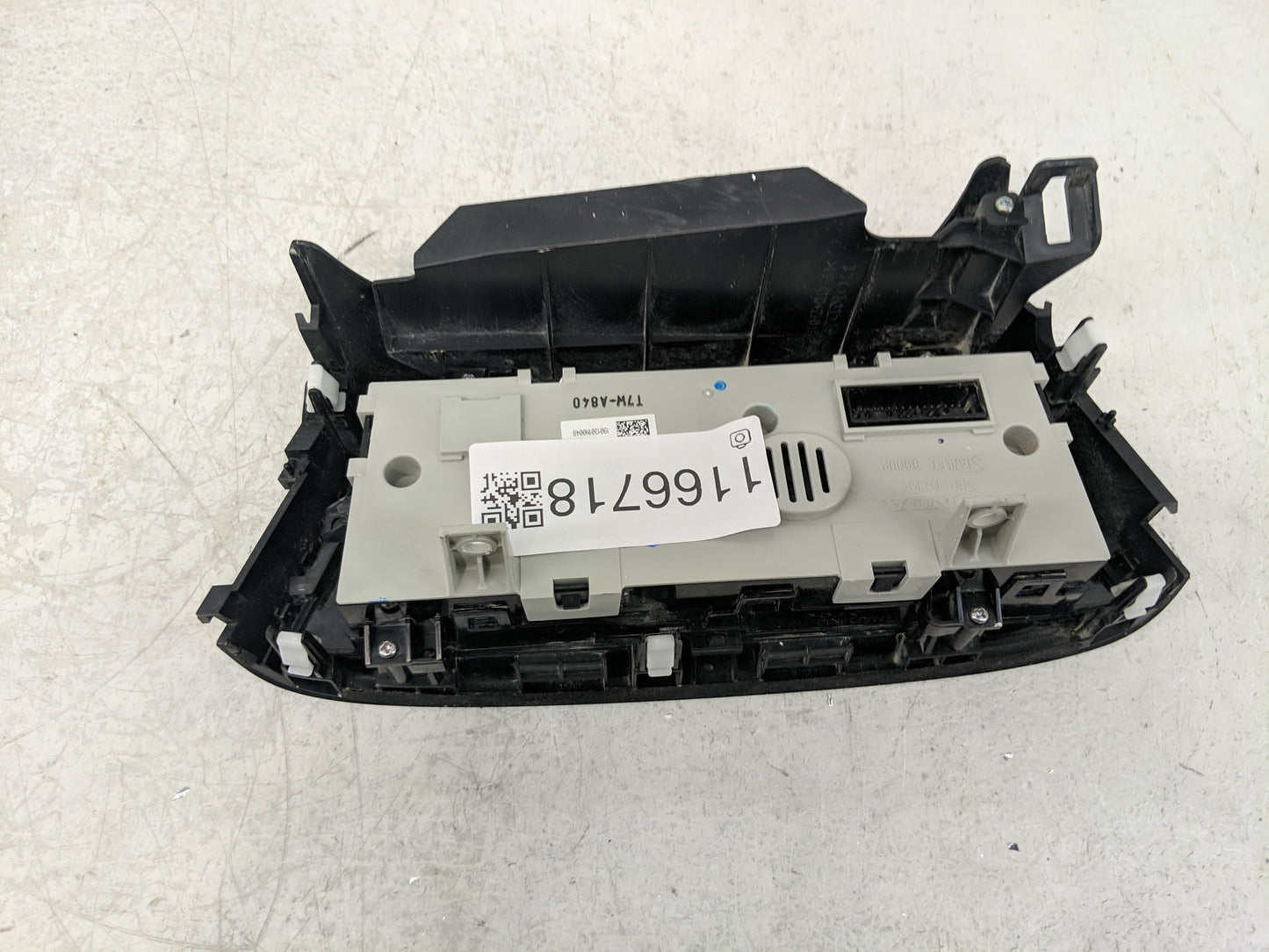 2019 Honda Hr-V Climate Control Module Temperature AC/Heater Replacement P/N:PP-TD30 Fits OEM Used Auto Parts - Oemusedautop