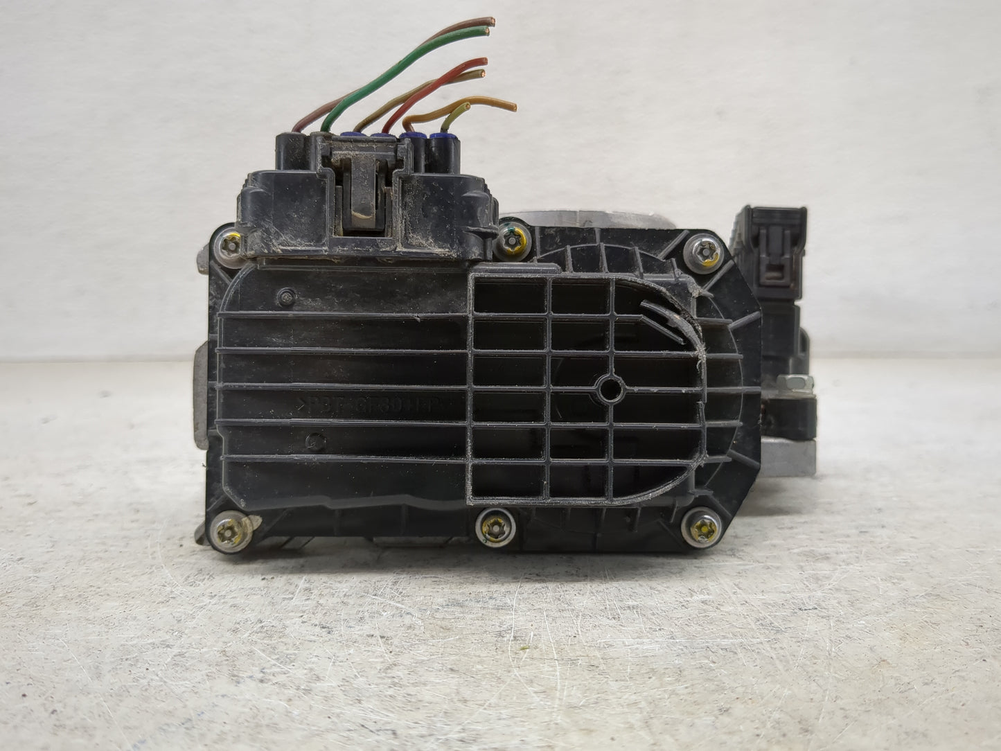 2016-2022 Honda Hr-V Throttle Body Fits Fits 2012 2013 2014 2015 2016 2017 2018 2019 2020 2021 2022 OEM Used Auto Parts - Oe