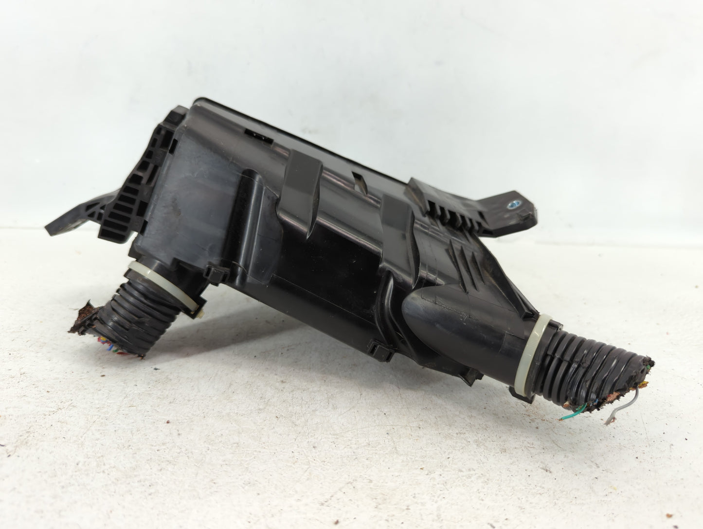 2019 Honda Hr-V Fusebox Fuse Box Panel Relay Module P/N:T7A-A11 4063 Y-1 2 Fits OEM Used Auto Parts - Oemusedautoparts1.com