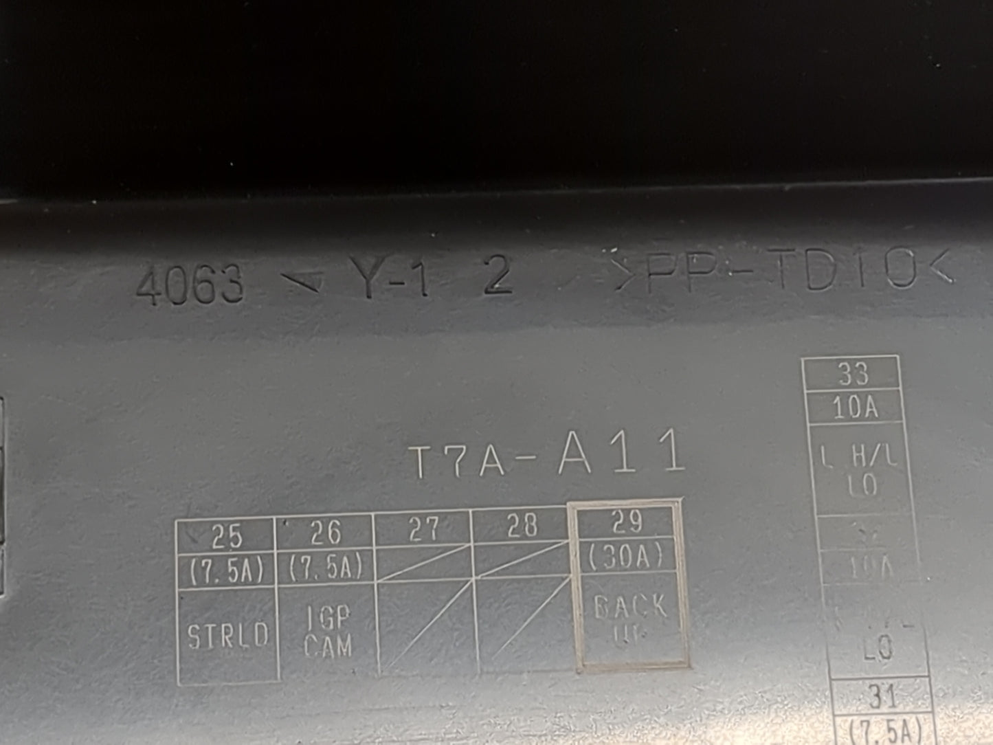 2019 Honda Hrv Fusebox Fuse Box Panel Relay Module P/N:T7A-A11 Fits OEM Used Auto Parts - Oemusedautoparts1.com