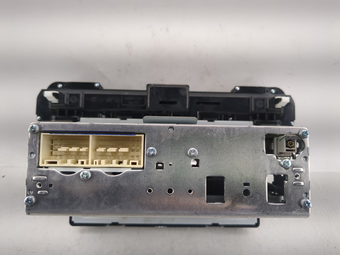 2019-2020 Hyundai Elantra Radio AM FM Cd Player Receiver Replacement P/N:96180-F2UA0SSH Fits Fits 2019 2020 OEM Used Auto Pa