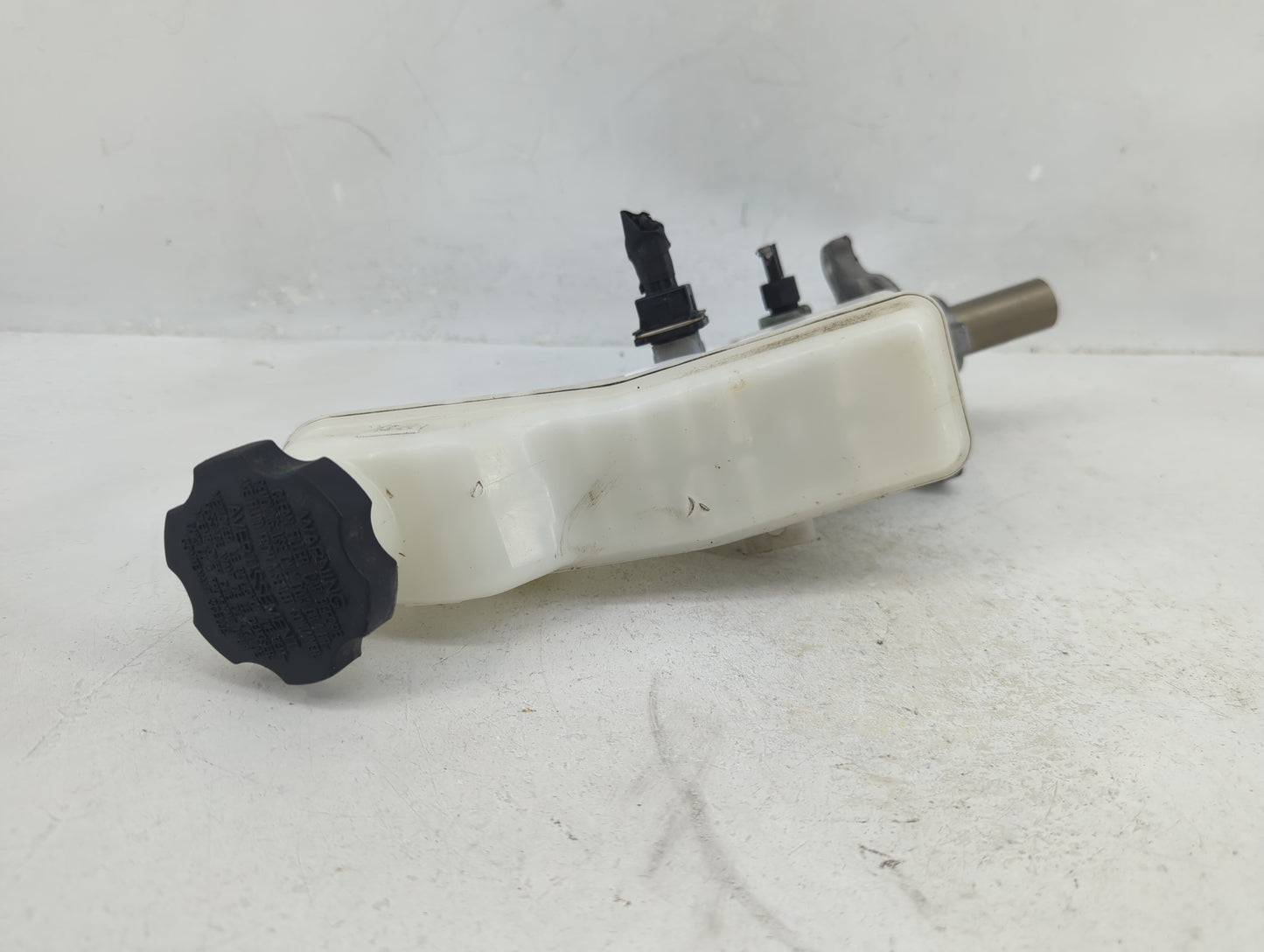 Hyundai Elantra Brake Master Cylinder 1376366 - Oemusedautoparts1.com