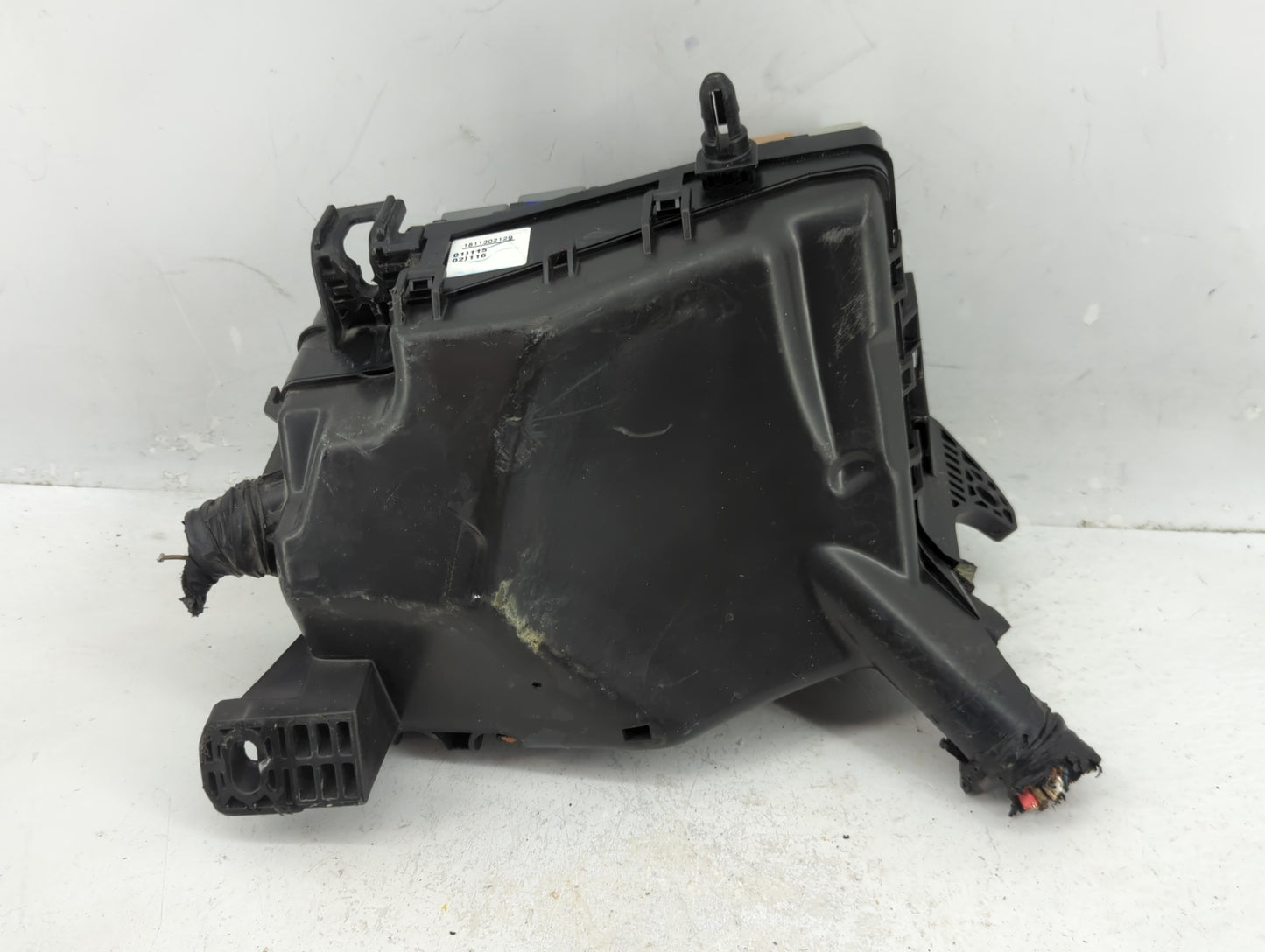 2019-2020 Hyundai Elantra Fusebox Fuse Box Panel Relay Module P/N:91956-F2025 Fits Fits 2019 2020 OEM Used Auto Parts - Oemu
