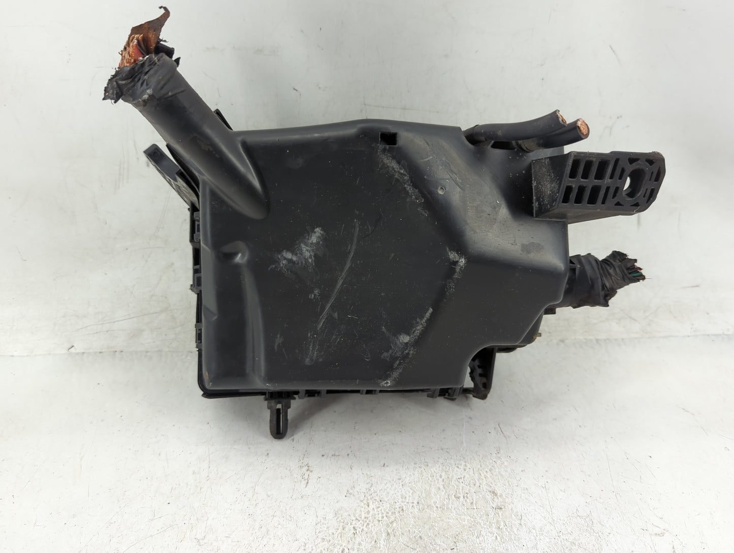 2019-2020 Hyundai Elantra Fusebox Fuse Box Panel Relay Module P/N:91260-F2270 Fits Fits 2019 2020 OEM Used Auto Parts - Oemu