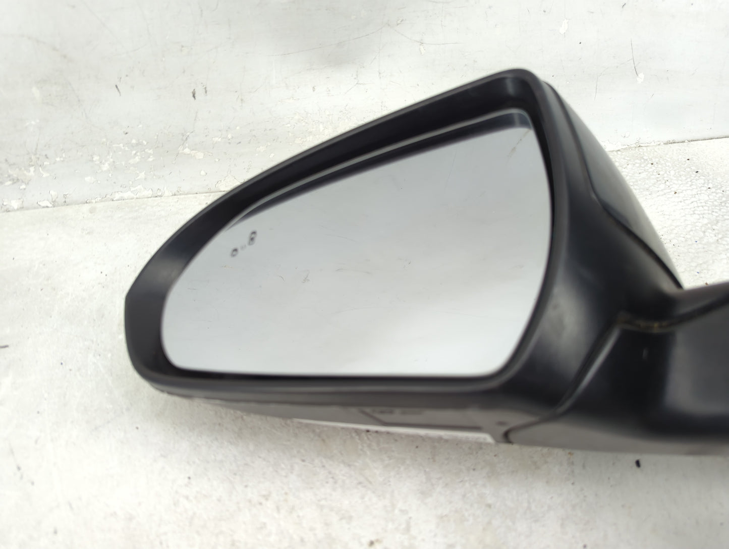 2017-2020 Hyundai Elantra Driver Side View Mirror - Left Door Mirror OEM Used - Oemusedautoparts1.com