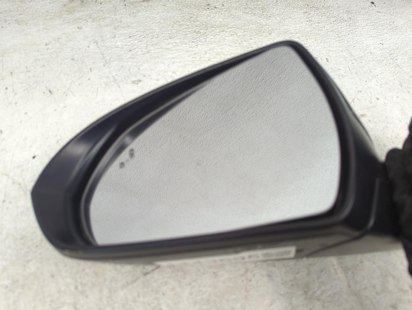2017-2020 Hyundai Elantra Driver Side View Mirror - Left Door Mirror OEM Used - Oemusedautoparts1.com