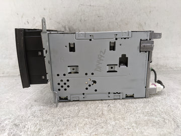 2018-2020 Hyundai Elantra Radio AM FM Cd Player Receiver Replacement P/N:8R1 035 186 Q Fits Fits 2018 2019 2020 OEM Used Auto Parts