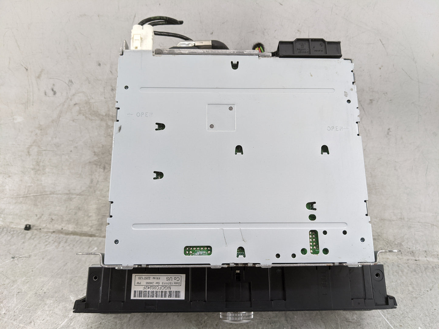 2018-2020 Hyundai Elantra Radio AM FM Cd Player Receiver Replacement P/N:8R1 035 186 Q Fits Fits 2018 2019 2020 OEM Used Aut