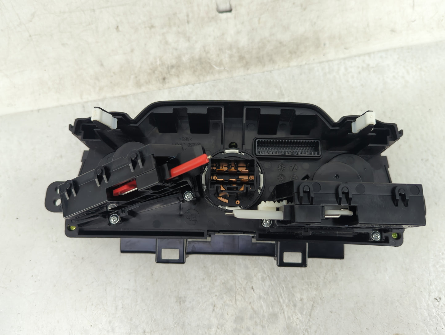 2018-2021 Hyundai Kona Climate Control Module Temperature AC/Heater Replacement P/N:97250-J9060 C20036-8060 Fits OEM Used Au