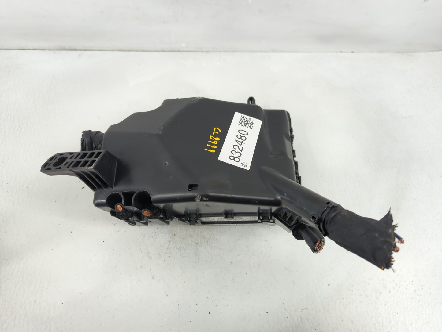 2018-2021 Hyundai Kona Fusebox Fuse Box Panel Relay Module P/N:91956-J9520 Fits Fits 2018 2019 2020 2021 OEM Used Auto Parts