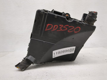2019-2020 Hyundai Santa Fe Fusebox Fuse Box Panel Relay Module Fits Fits 2019 2020 OEM Used Auto Parts